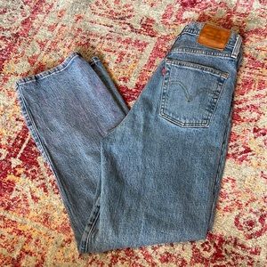 💙Levi’s High Rise Straight Ribcage Distressed Jeans💙